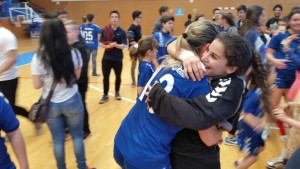 Ana Ferrer y Ana Muñoz se funden en un abrazo al término delencuentro