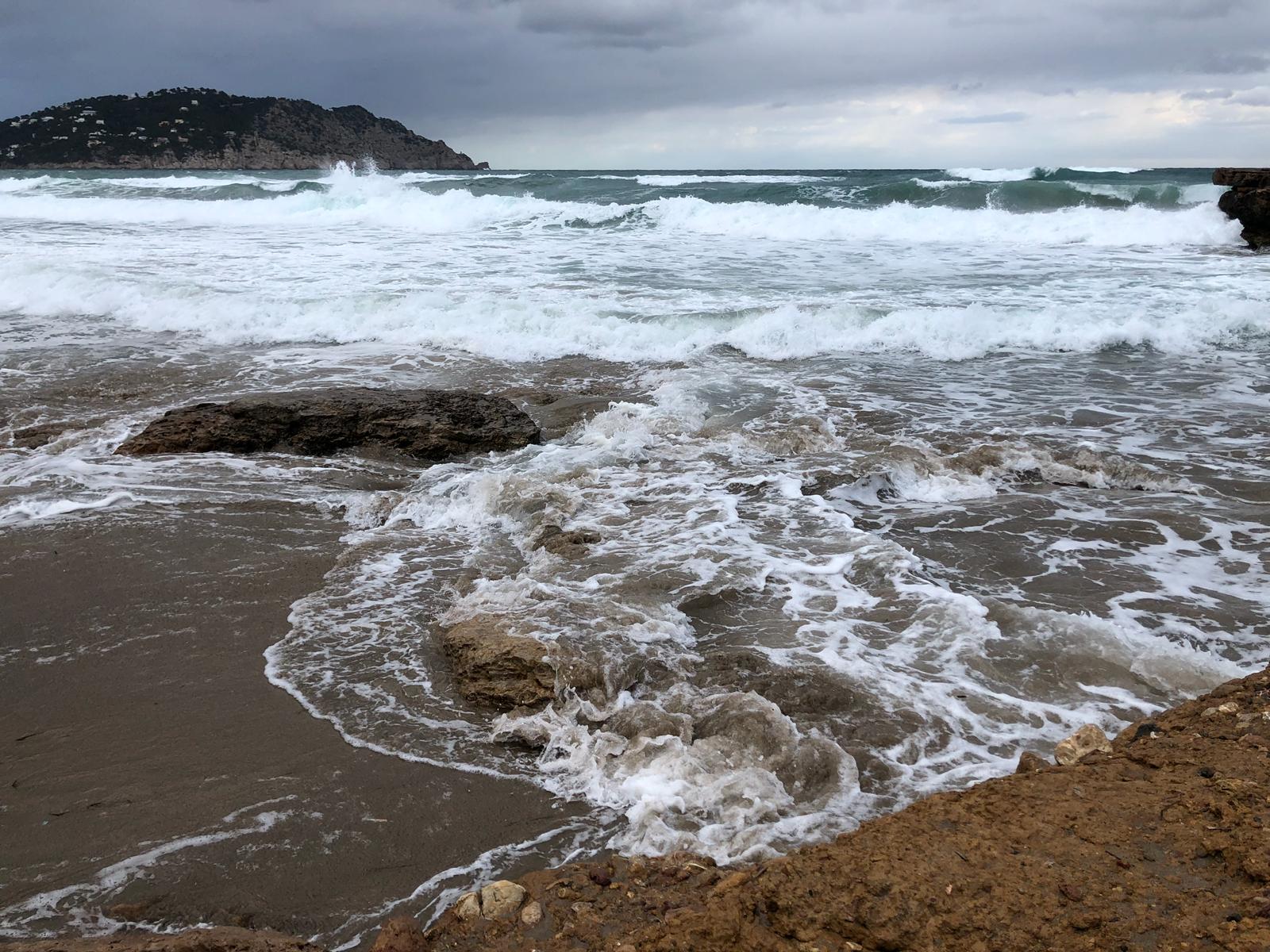 Protección Civil y Emergencias mantiene la alerta por vientos costeros y fuerte oleaje