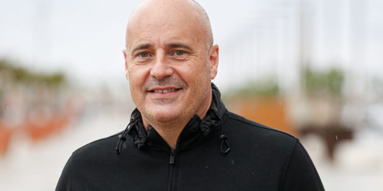 Jose Luis Benitez, en el puerto de Ibiza. Fotografía de Toni Escobar.