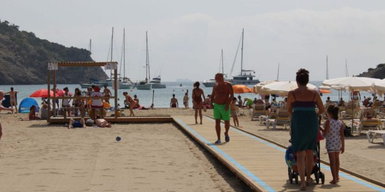 Cala Llonga, playa de Santa Eulària,