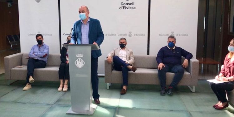 Presentación en el Consell para el plan de Fitur.
