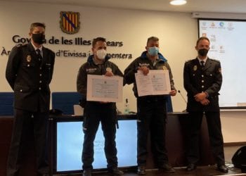 Acto de entrega de menciones en a los agentes de seguridad privada por parte de la Policía Nacional en Can Misses.