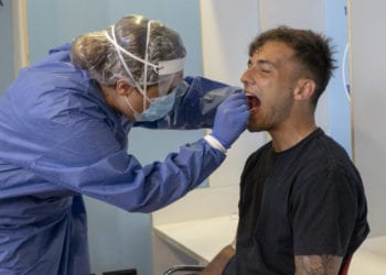 PCR a un jugador de la UD Ibiza en una imagen de archivo.