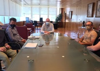 Reunión entre el Consell y las cofradías.