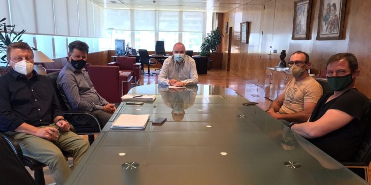 Reunión entre el Consell y las cofradías.