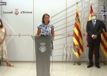 Reyes Maroto, en una visita al Consell de Ibiza.