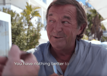 Gerald Marie en un restaurante de Ibiza. Imagen de 60 Minutes Australia