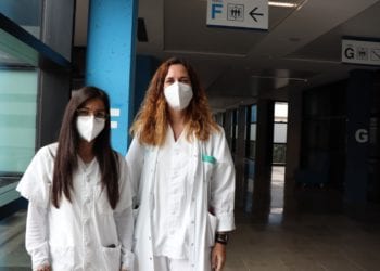 Las psicólogas clínicas Desirée Guillén, a la izquierda, y Silvia Marí, coordinadora del programa. Foto Área de Salud