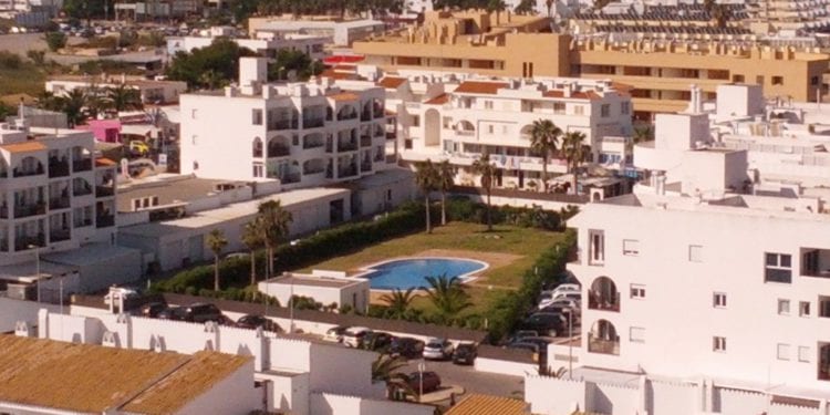 Vista de hoteles de Platja d'en Bossa.