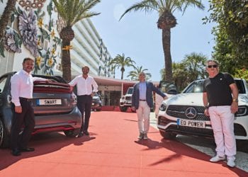 De izquierda a derecha: Enrique Nuevo Sartal, Brand Manager Spain Mercedes-AMG; Daniel Rodríguez Bodas, Head of Corporate Sales Mercedes-Benz Cars, Head of Smart; Danny Gómez, Global Brand Director de Palladium Hotel Group y Julio Ambrona, Director de Ventas de Mercedes-Benz Cars.