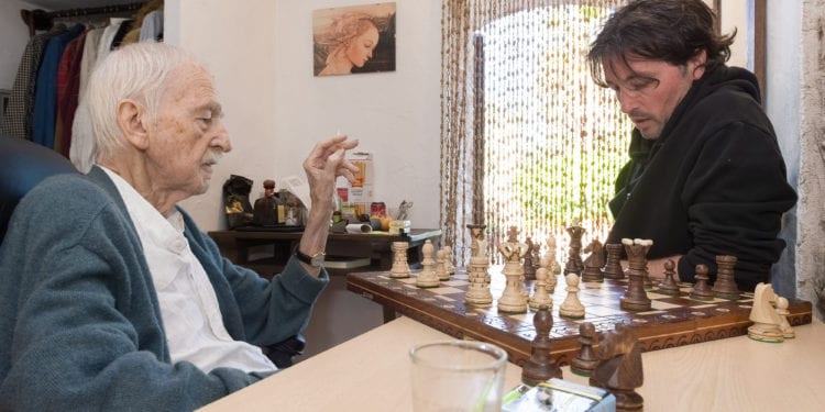 Antonio Escohotado y Ricardo Fernández Colmenero en Ibiza durante uno de sus encuentros. Foto de Germán Lama