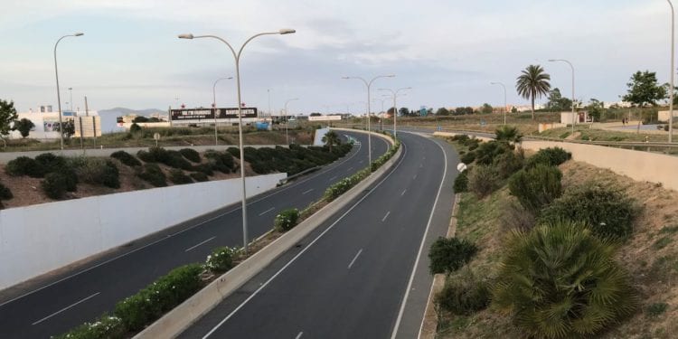 Imagen de archivo de la carretera del aeropuerto.
