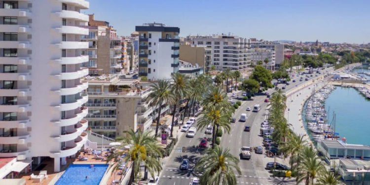 Hotel Bellver Palma, uno de los hoteles donde están confinados los estudiantes.