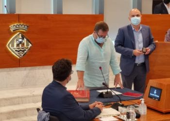 David Álvarez Cayuela ha promès el seu càrrec avui com a conseller del Grup Unides Podem en substitució de Viviana de Sans Trotta.