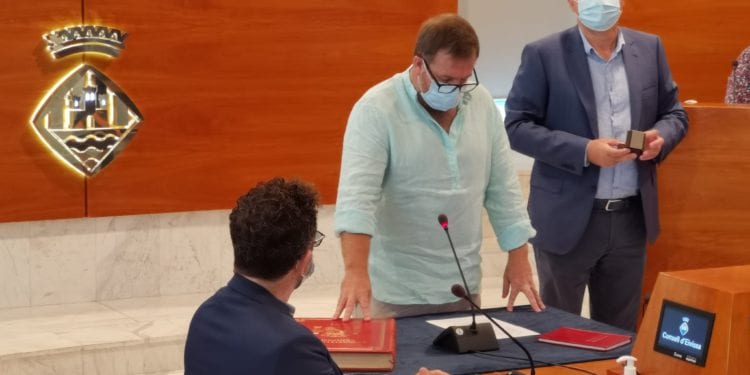 David Álvarez Cayuela ha promès el seu càrrec avui com a conseller del Grup Unides Podem en substitució de Viviana de Sans Trotta.