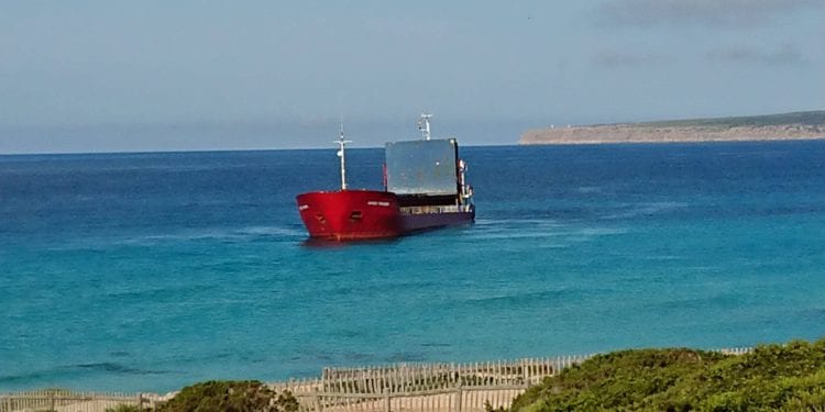 Imagen del barco de RàdioIlla