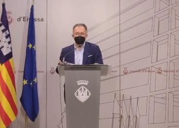 Conseller de Movilidad, Josep Marí Ribas, en rueda de prensa en el Consell de Ibiza.