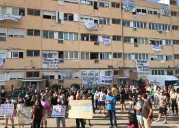 Protesta en los apartamentos Don Pepe previa a su desalojo en diciembre de 2021. L. F. A.