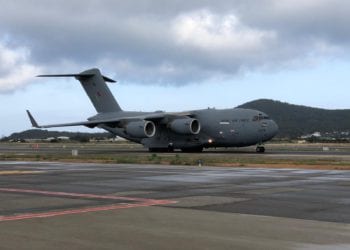 Un avión de la Royal Air Force aterrizó ayer en Ibiza para asistir a otro avión militar averiado