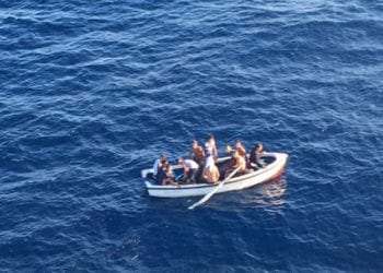 Imagen de archivo de una patera en aguas baleares.
