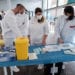 Profesionales sanitarios en la campaña de vacunación en la residencia Sa Serra. EFE