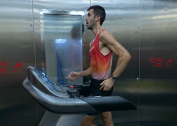 Marc Tur, entrenando en las condiciones extremas que encontrará en Tokio.