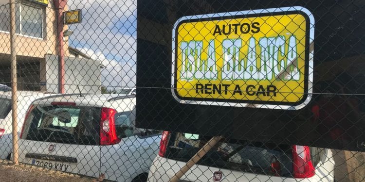 Una empresa de rent a car en el polígono del aeropuerto de Ibiza.