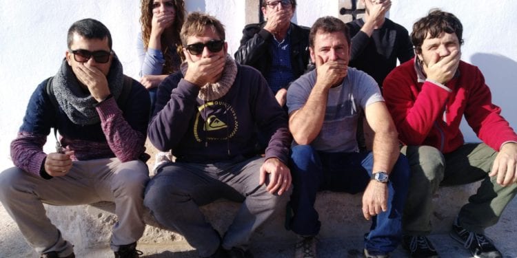 Periodistas e informadores en una protesta por la libertad de expresión en Formentera.