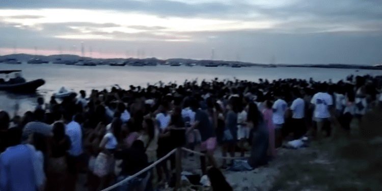 Captura del vídeo compartido por Formentera Avui de una de las fiestas en Formentera durante las restricciones.