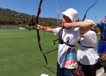 Toni Roig, cadete en tiro con arco.
