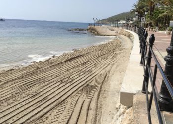 Playa de Santa Eulària, en la que ocurrieron los hechos, en una imagen de archivo.