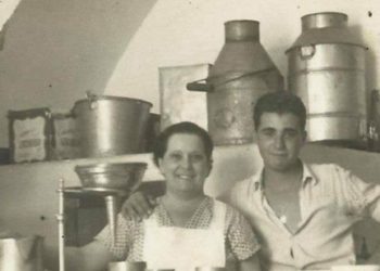 Imagen de los primeros años de Yogures La Bomba en una imagen del archivo de la empresa.