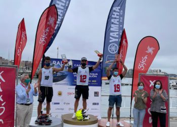 Alex y Juan Carlos en el segundo y primer pódium.