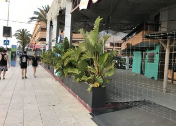 Negocios cerrados en el barrio de Platja d’en Bossa. L.F.A.