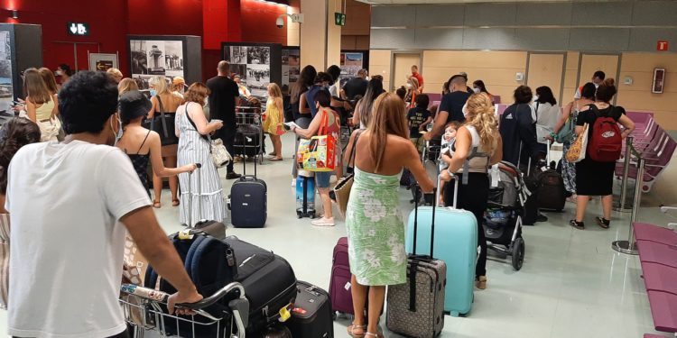 Controles en el aeropuerto de Ibiza