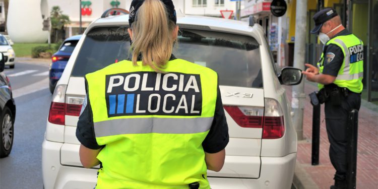 Unidad de intrusismo de la Policía Local de Sant Antoni