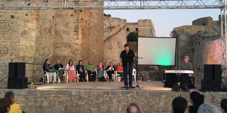Imagen de archivo de un recital de poesía el Baluard de Sant Pere.