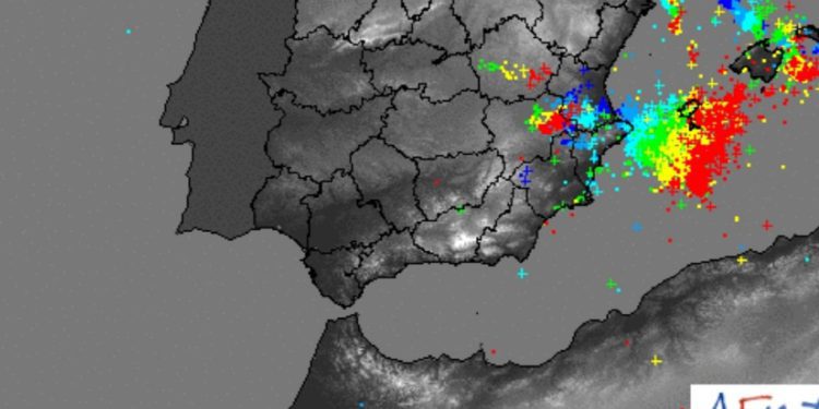 Mapa de rayos de la pasada madrugada sobre Baleares. Imagen de la AEMET.