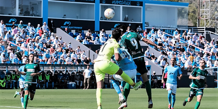 Error de Germán en el último partido en Can Misses. Imagen: La Liga SmartBank