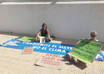 Beatriz Olivares y una compañera en Sant Jordi.