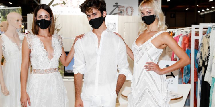 Modelos con Adlib Ibiza en MOMAD.