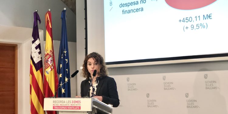 La consellera Rosario Sánchez, en un instant de la roda de premsa del Consell de Govern extraordinari.