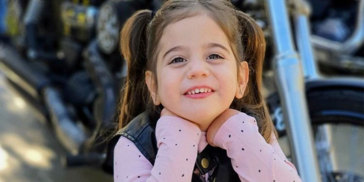 Abril, única persona en España afectada por paraparesia espástica 52.