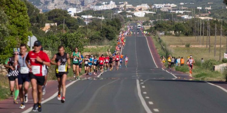 Imagen de una edición anterior de la Media Maraton de Formentera. Imagen Turismo de Formentera