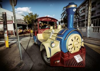 Diversión a bordo del 'tren'. Foto: Joan F. Ribas