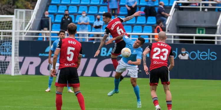 Imagen del partido de la primera vuelta entre UD Ibiza y Mirandés en Can Misses.