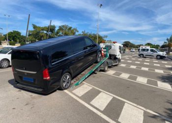 Imagen de archivo de una VTC irregular inmovilizada por el Consell.