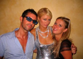 Villena y las hermanas Hilton hace más de 10 años. Foto: promotionstocksecrets.com