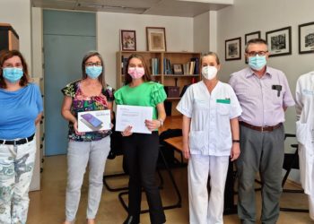 De izq a dcha. Carmen Santos, gerente del Área de Salud de Ibiza y Formentera, Joana Prieto, responsable de Atención al usuario y observatorio de pacientes del Servei de Salut, Lucía Costa Azqueta, Verónica Salomoni, vocal del Colegio Oficial de rerapeutas ocupacionales, Antoni Pallicer, del Colegio Oficial de Médicos, y Cristina Merino, jefa de Psiquiatría del Área de Salud.