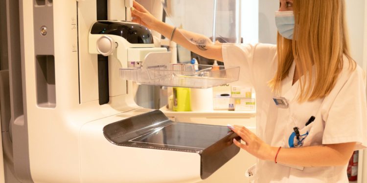 Un mamógrafo de la Policlínica Nuestra Señora del Rosario.